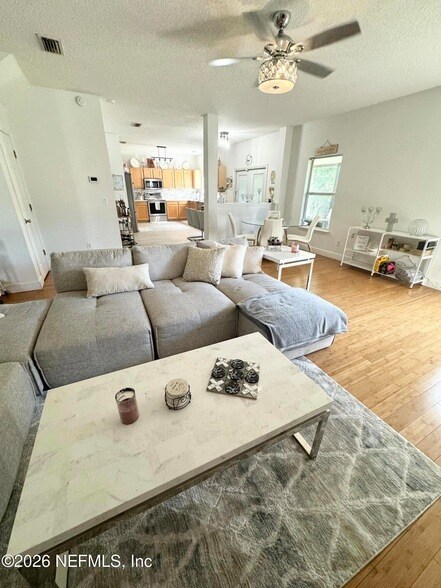 Building Photo - 955 Churchhill Ln