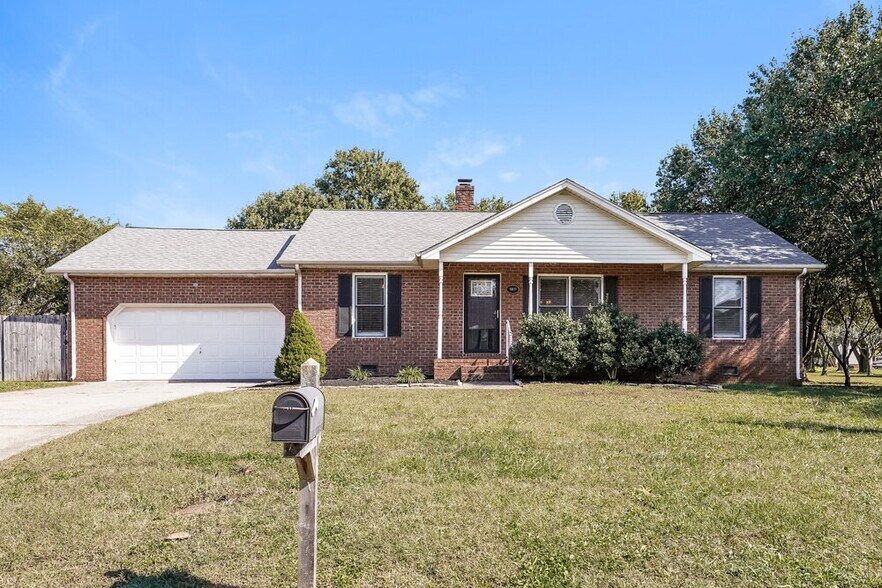 Primary Photo - 1811 Peartree Ct