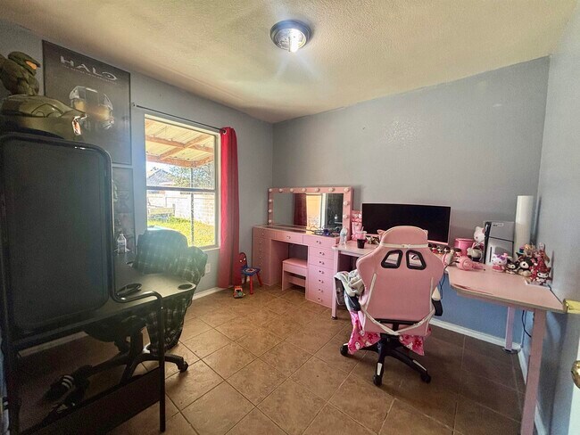 Building Photo - 2616 Comal Loop