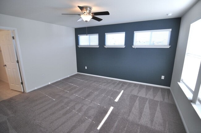 Building Photo - Amazing home ready to move in!