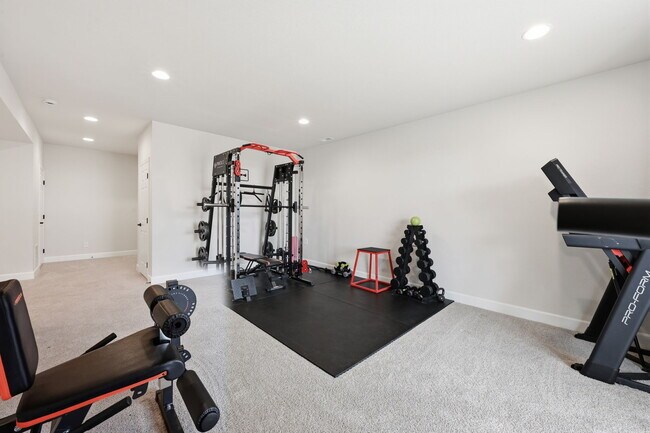 Building Photo - 5765 Mammoth Ln