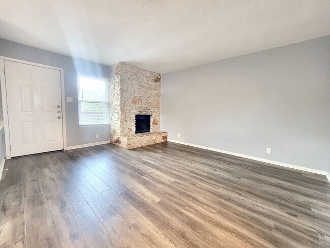 Building Photo - 4431 Whispering Valley Dr
