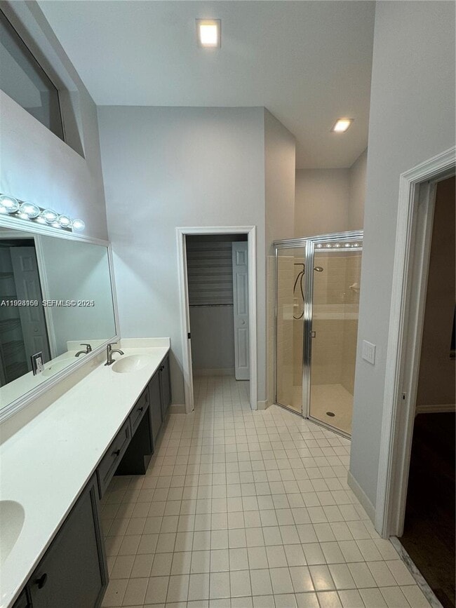 Building Photo - 8965 SW 59th Ct