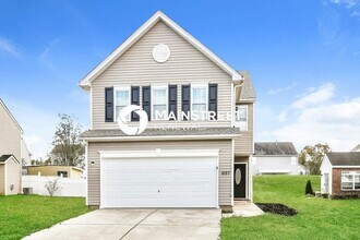 Building Photo - 3 Bedroom Pet-Friendly Home in Greensboro, NC with Main Street Renewal