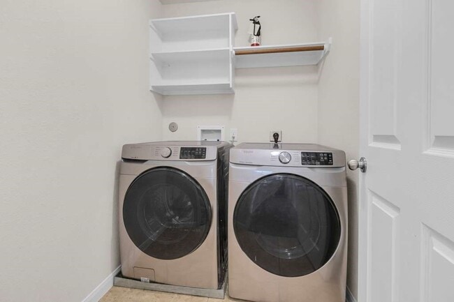 Building Photo - 19239 Midnight Glen Dr