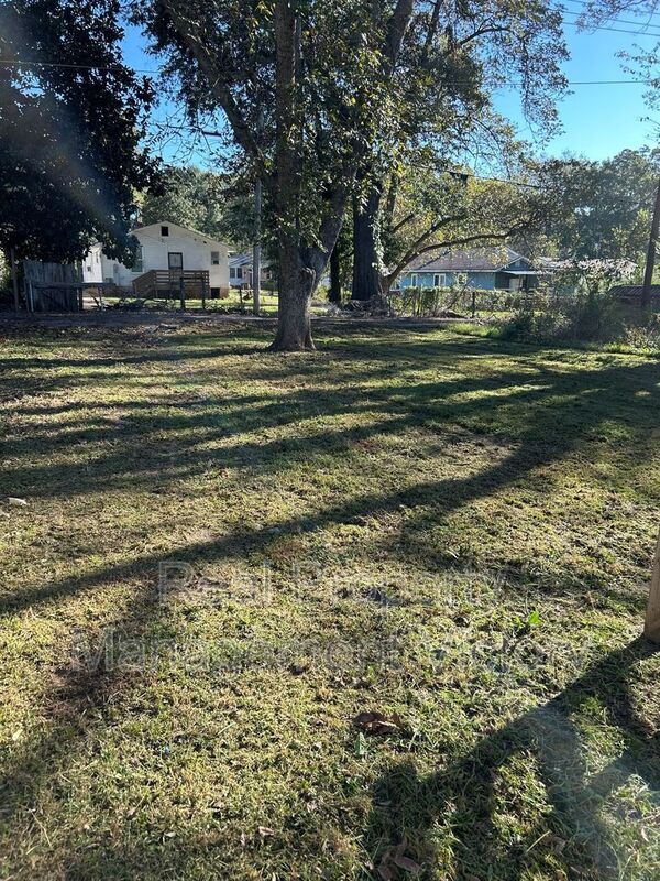 Building Photo - 4909 Avenue R