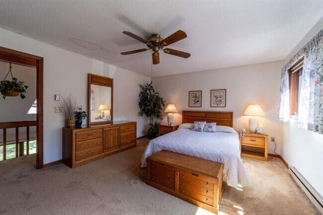 Building Photo - 15 Manor Estates Dr