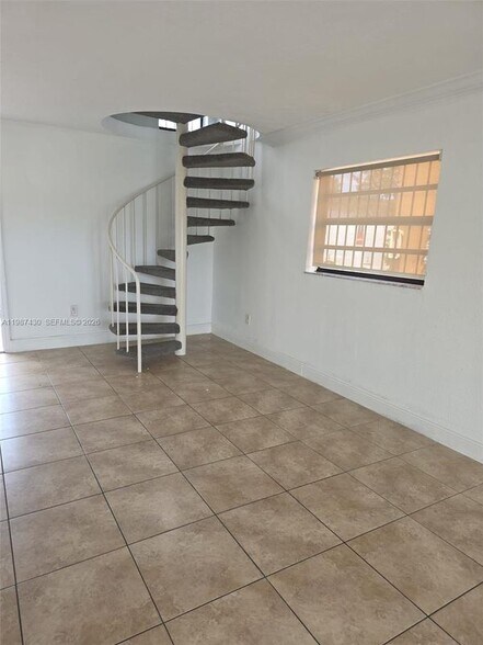 Building Photo - 2338 W 62nd St