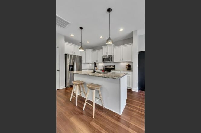 Building Photo - 2017 Bungalow Dr