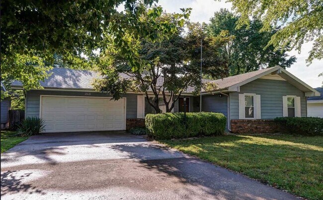 Building Photo - 3 Bed 2.5 Bath Springfield, MO