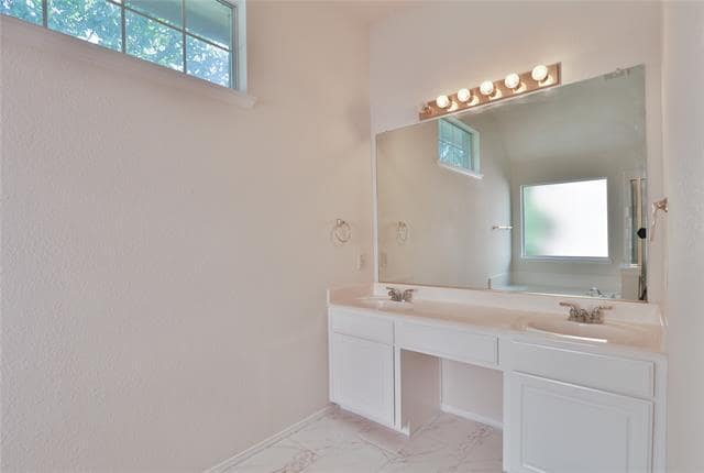 Building Photo - 6224 Dark Forest Dr