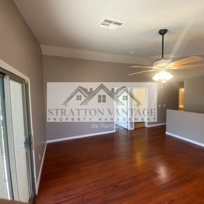 Building Photo - 10646 W Alvarado Rd