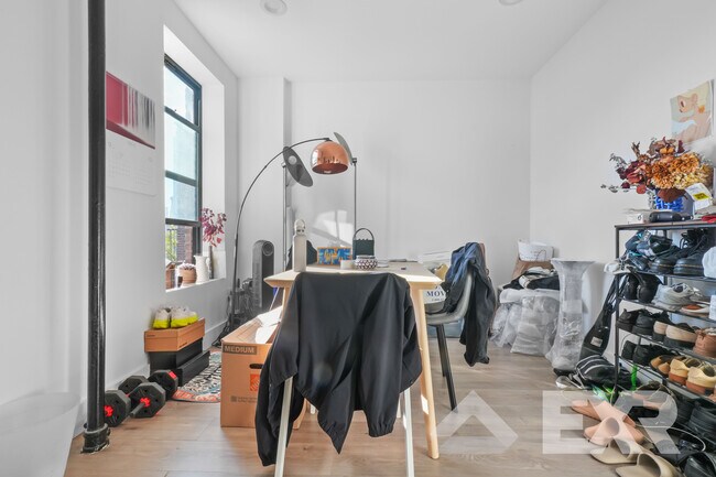 Building Photo - 326 Bedford Ave