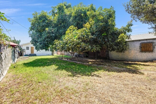 Building Photo - 1413 E 76th Pl