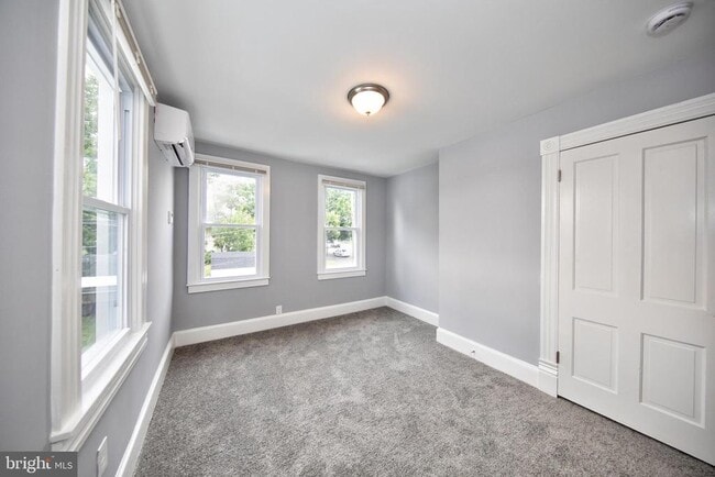 Building Photo - 655 Bourbon St