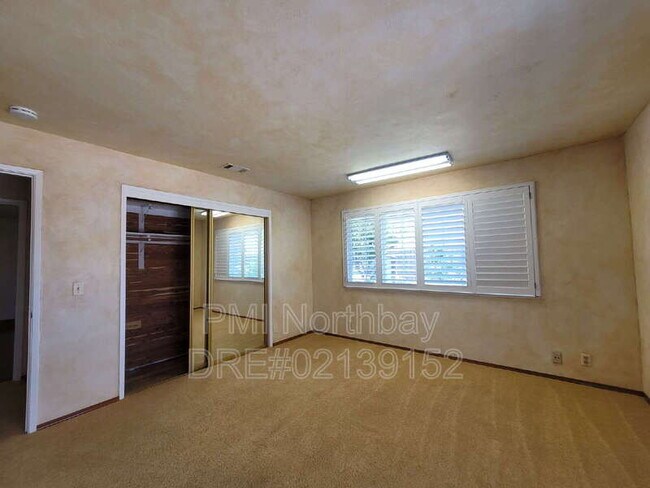 Building Photo - 2842 Vista Grande