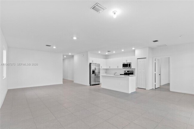 Building Photo - 11947 SW 241 Ter