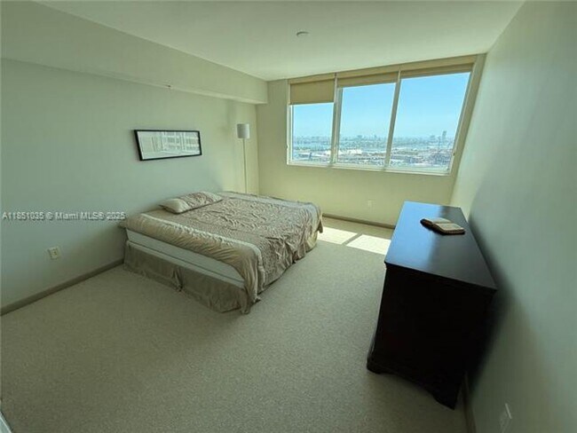 Building Photo - 253 NE 2nd St