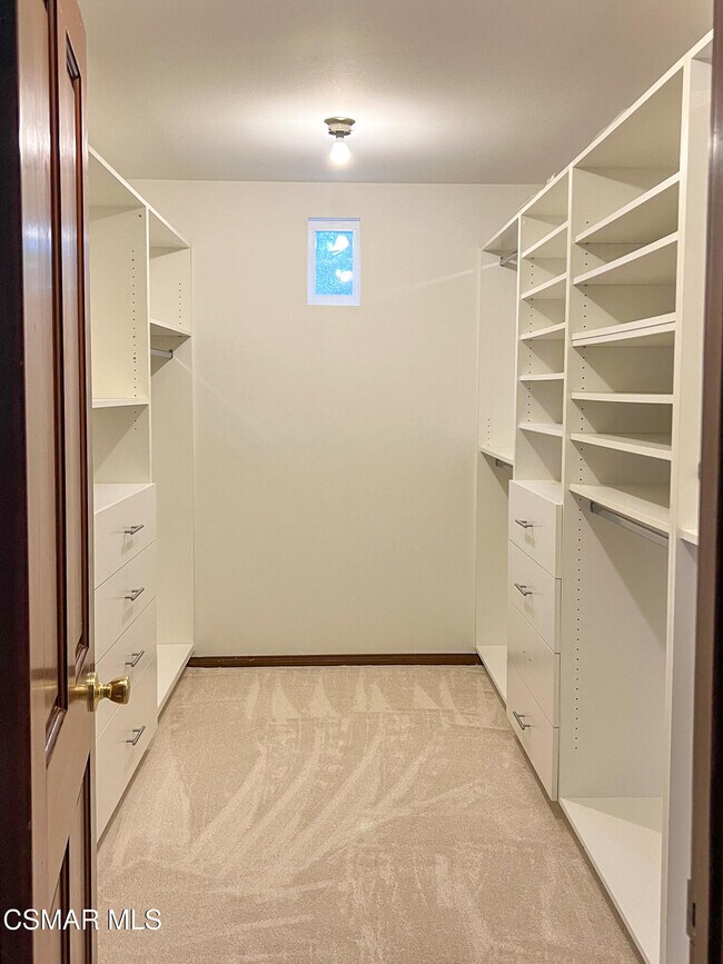 Building Photo - 5630 Hurford Ct