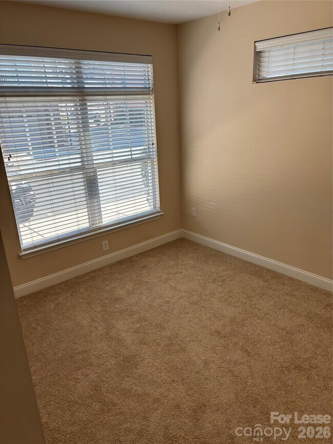 Building Photo - 1306 Kenilworth Ave