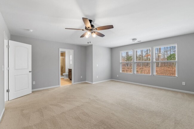 Building Photo - Newer Home in Reedy Fork, SS Appliance, Granite Counter-tops, Island, Office, Den, FP, Loft, Gara...