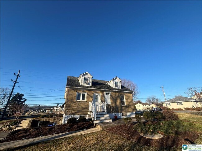 Building Photo - 6450 Sullivan Trail