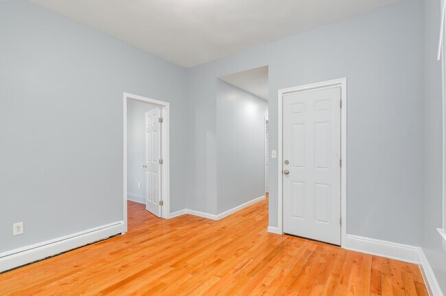 Building Photo - 396 Union St