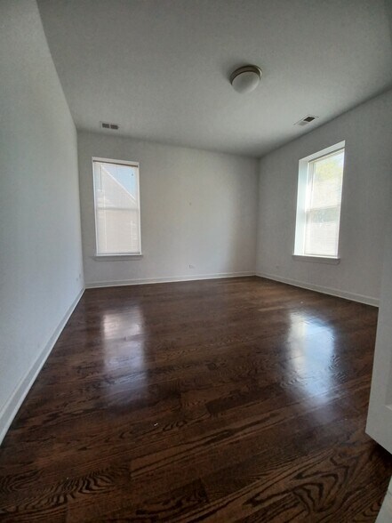 Master bedroom - 2800 W Logan Blvd