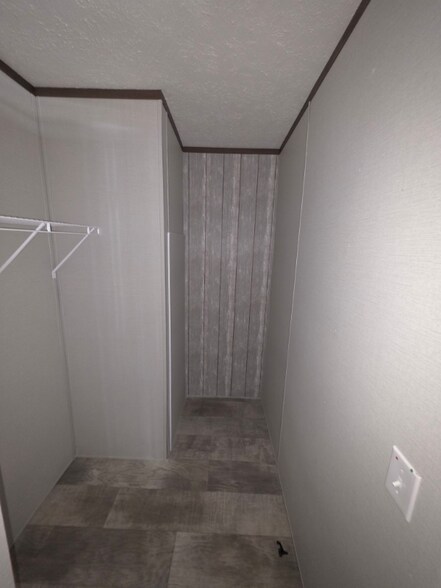 Building Photo - 2220 Montague Ave