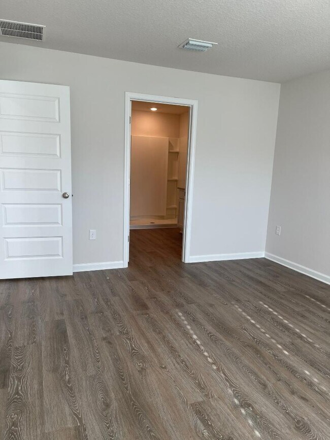 Building Photo - 3994 Whitetail Ln