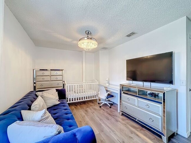 Building Photo - STUNNING Emerald Island Resort 5 bedroom 4.5 bath Luxury Home FULLY FURNISHED! 3 miles from Disney!