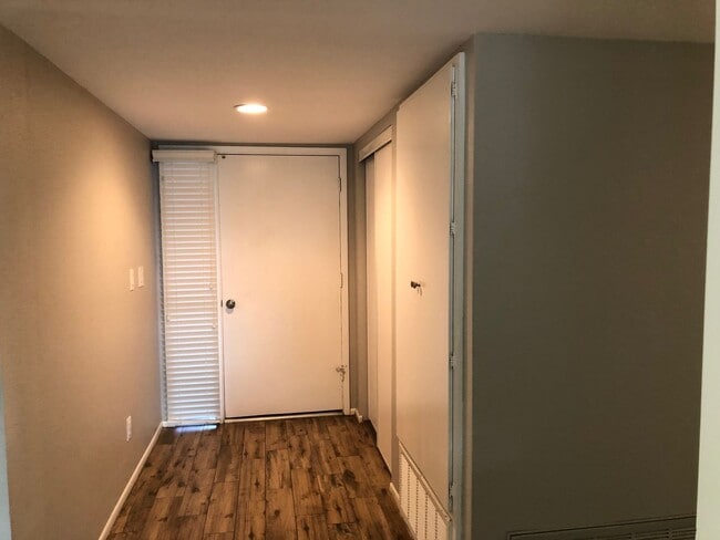 Building Photo - Updated home with lake views in Leisure World.  A 45+ Active Adult Resort Community.  Available M...