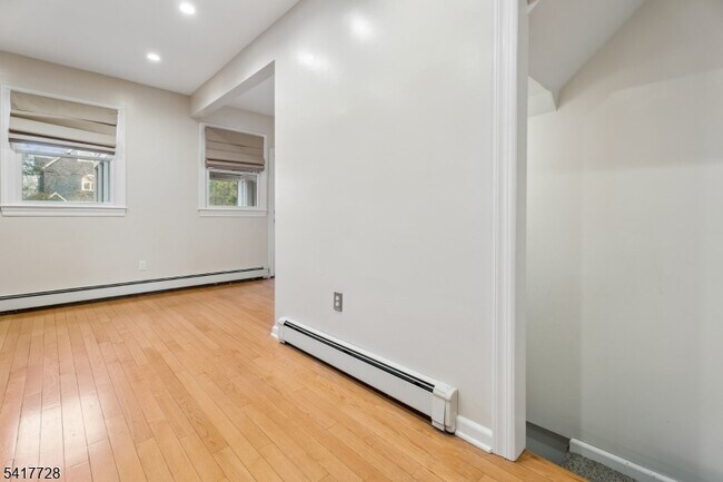 Building Photo - 439 St Marks Ave