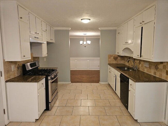 Building Photo - 270 Huckleberry Ln