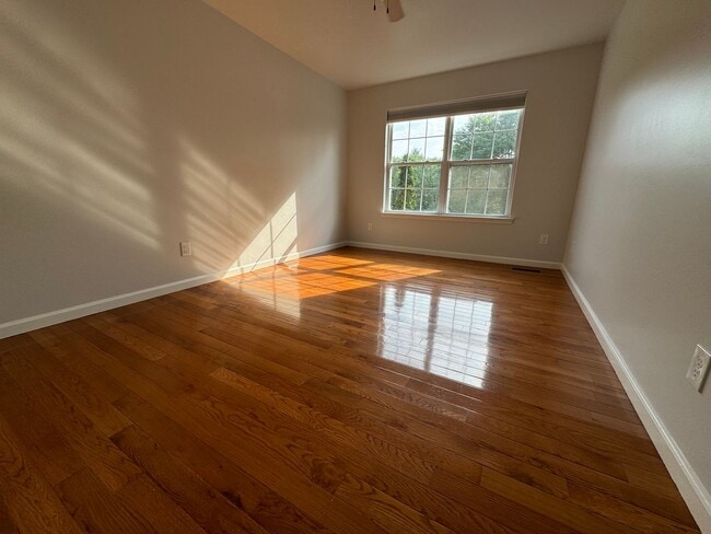 Building Photo - THREE BEDROOM  w Finished Basement- PARKLA...
