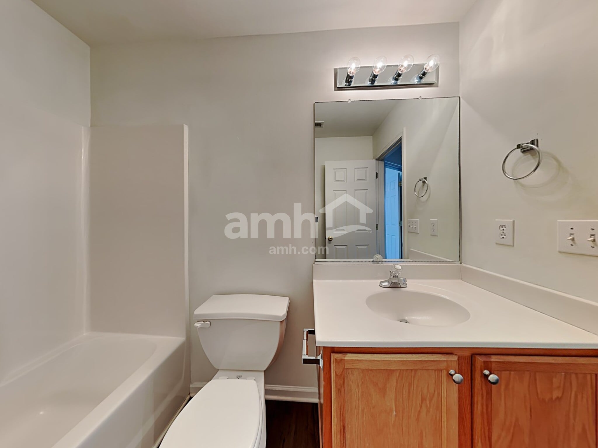 Building Photo - 1843 Longmont Dr