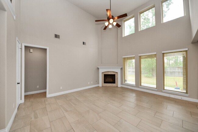 Building Photo - 343 Red Petal Ct