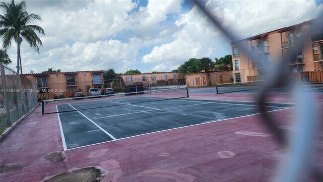 Building Photo - 7231 Miami Lakes Dr