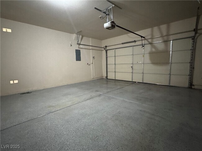 Building Photo - 8278 Apple Barn Ave