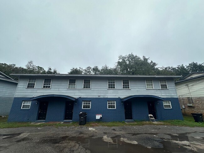 Primary Photo - 1742 Hartsfield Rd