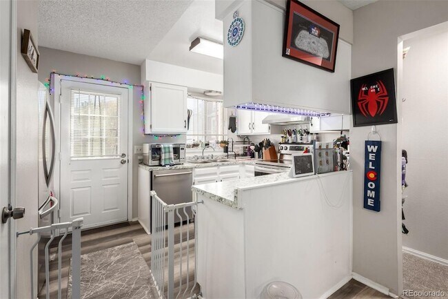 Building Photo - 6708 S Holland Way
