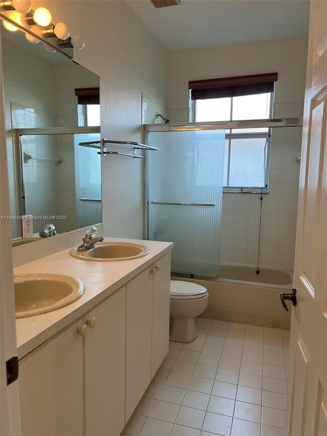 Building Photo - 10861 NW 85th Terrace