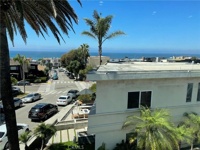 Building Photo - 223 24th St