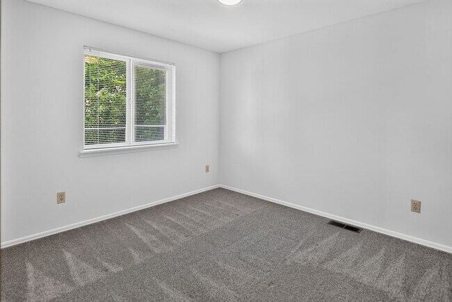 Building Photo - 3805 NW Munson St