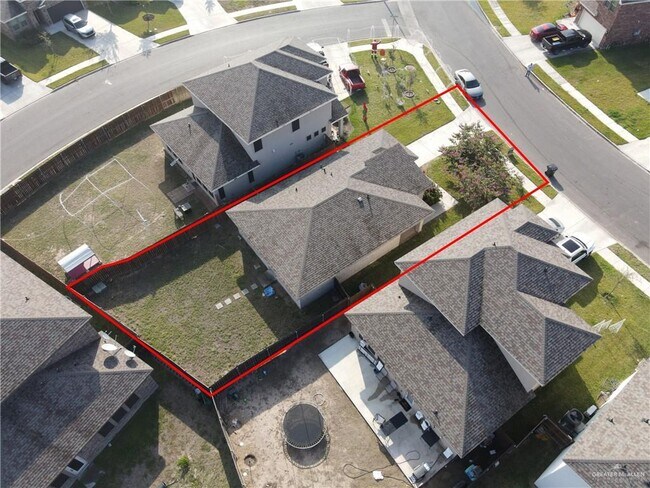 Building Photo - 22 South Dr