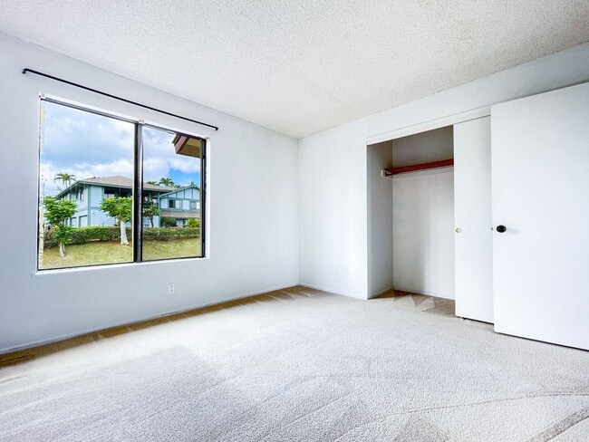 Building Photo - Spacious Wailuna! Centrally Located!