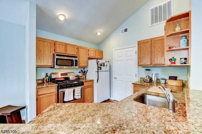 Building Photo - 5803 Tudor Dr