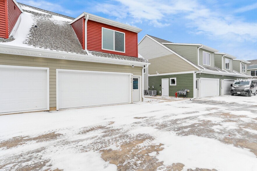 Building Photo - 928 Canter Dr