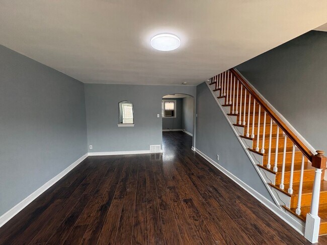 Building Photo - 7010 Kindred St