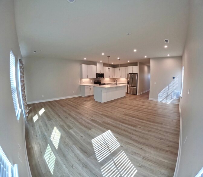 Building Photo - 1037 Clendening Dr